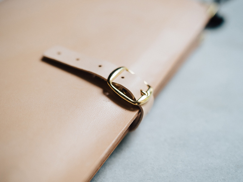 Antara Detalle Agenda cuero natural 71 - Antara Pass cuero natural 8 Antara Pass cuero natural - Imagen 8