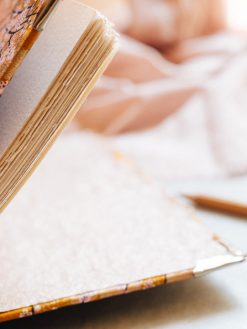 Cuaderno de sueños dorado y marrón 2